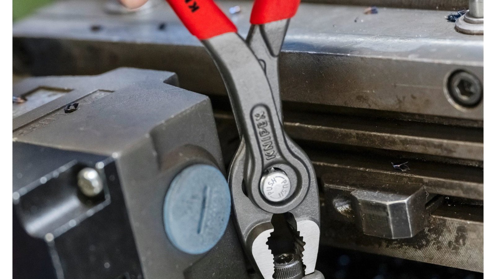 Knipex 82 01 150 SB TwinGrip Front & Side Gripping Pliers 150mm (Carded)