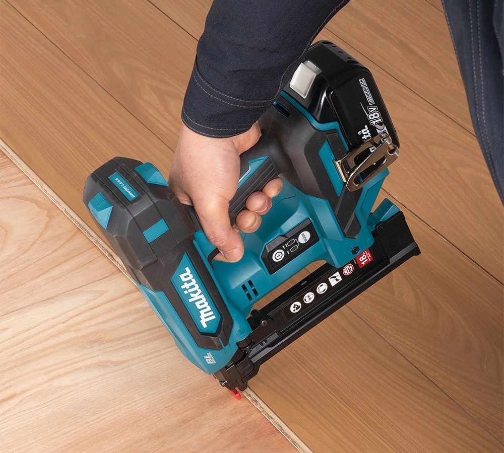 Makita DST630Z LXT 18V Brushless Narrow Crown Stapler (Body Only)