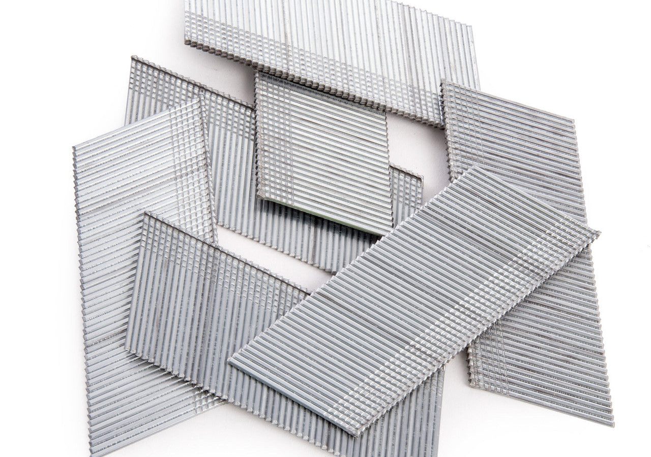 DeWalt DNBA1638GZ Galvanised 20° Angled Finish Nails 16Ga 38mm (Pack of 2500)