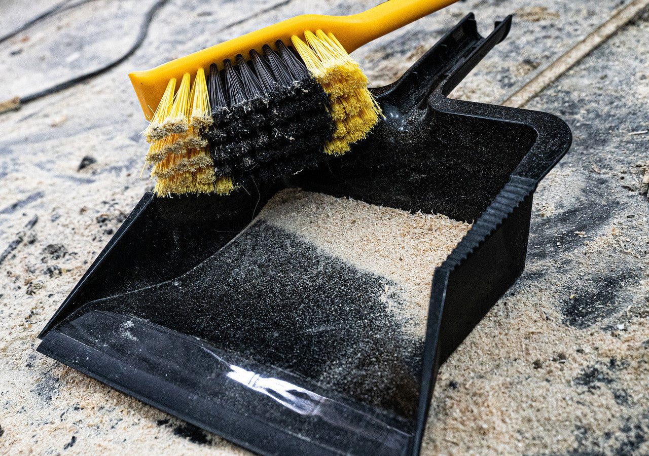 XTrade X0600001 Heavy-Duty Dustpan & Brush
