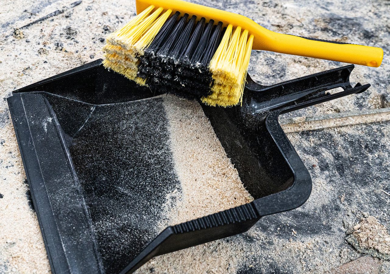 XTrade X0600001 Heavy-Duty Dustpan & Brush