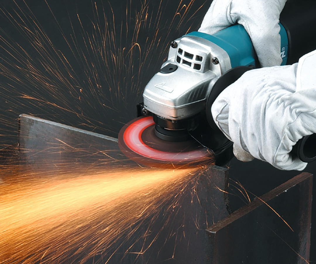 Makita 9557HNR 840W Angle Grinder 115mm (110V)