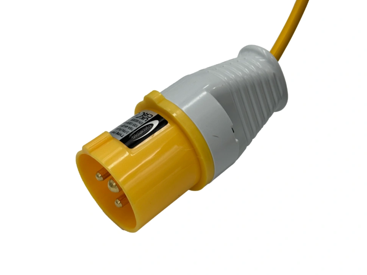 Connexion 6694 LED Task Light 20W 3m with 16A Outlet (110V)